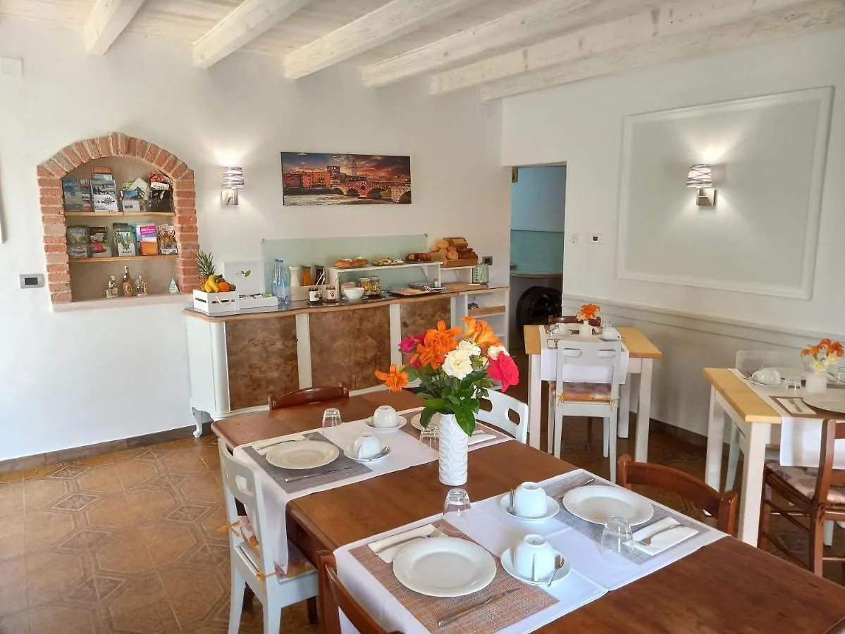 Le Zampolle B & B Colà Frühstückspension